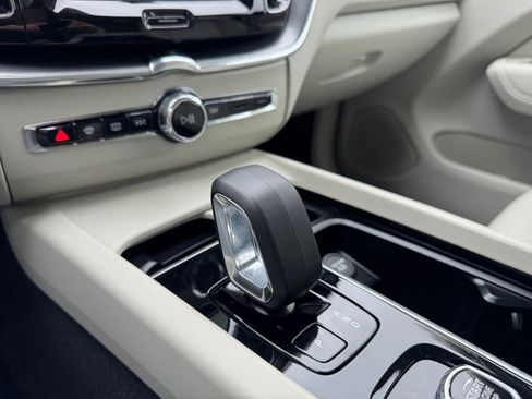 Certified 2023 Volvo XC60 B5 Core w/ Climate Package AWD/4WD image 16