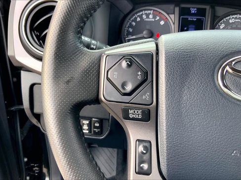 Used 2020 Toyota Tacoma TRD Off-Road image 22