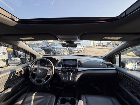 Used 2023 Honda Odyssey Sport image 11