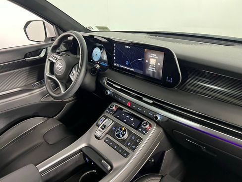 Used 2024 Hyundai Palisade Calligraphy image 32