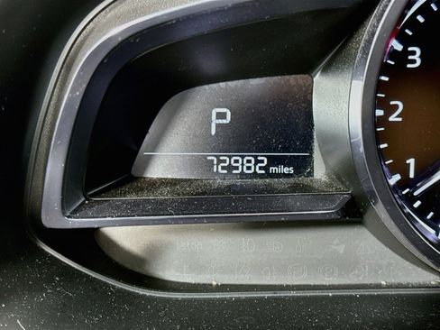 Used 2018 MAZDA MAZDA3 Grand Touring w/ Premium Equipment Package FWD image 16