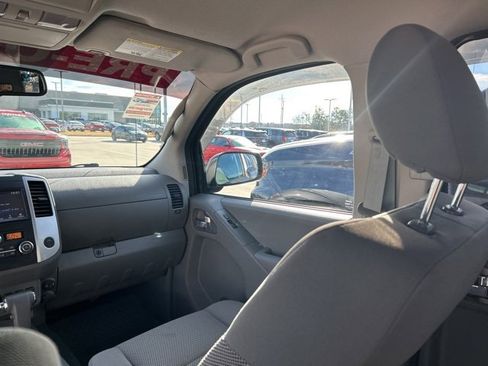 Used 2019 Nissan Frontier SV w/ Value Truck Package image 36