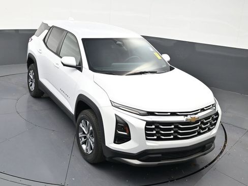 Used 2025 Chevrolet Equinox LT w/ Safety and Technology Package FWD image 19