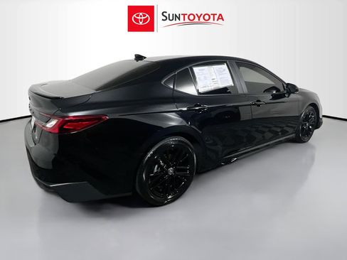 Used 2026 Toyota Camry SE FWD image 4