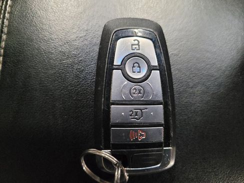 Used 2020 Ford Explorer XLT w/ Equipment Group 202A RWD image 32