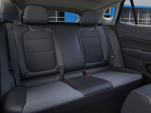 Used 2026 Chevrolet Trax LT w/ Driver Confidence Package FWD image 17