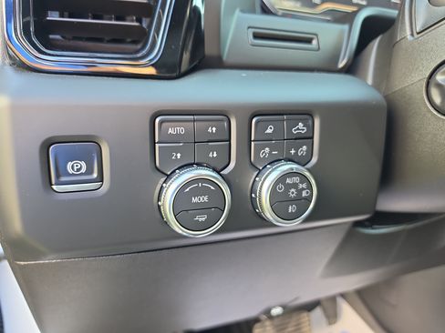 Used 2025 GMC Sierra 1500 AT4 AWD/4WD image 21