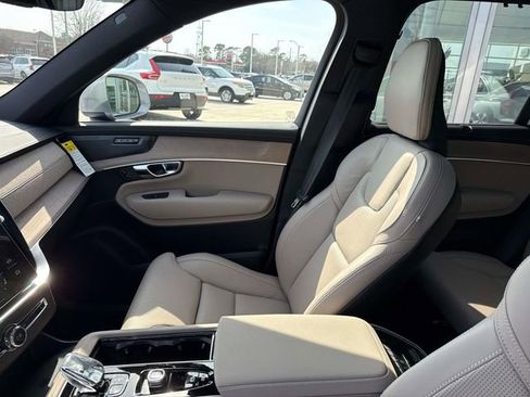 New 2026 Volvo XC90 B6 Ultra image 17