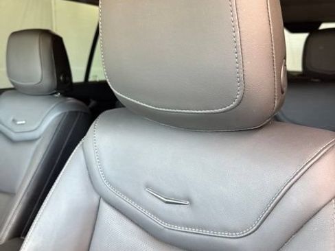Used 2024 Cadillac XT6 Premium Luxury w/ Technology Package FWD image 6