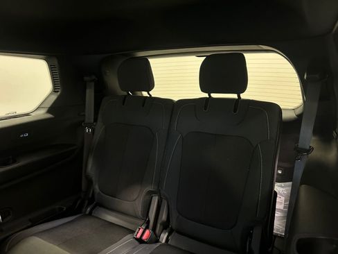 New 2026 Jeep Grand Cherokee L Laredo image 32