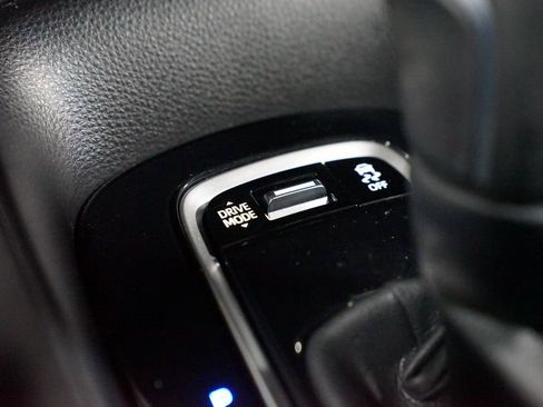 Certified 2023 Toyota Corolla SE image 18