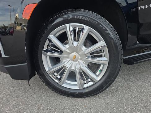 Certified 2023 Chevrolet Tahoe High Country w/ Premium Package 2 AWD/4WD image 32