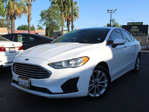 Used 2020 Ford Fusion SE FWD image 33