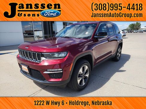 Used 2023 Jeep Grand Cherokee 4WD 4xe image 2