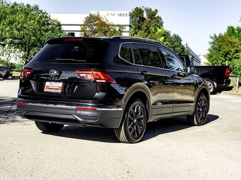 Used 2024 Volkswagen Tiguan SE image 5