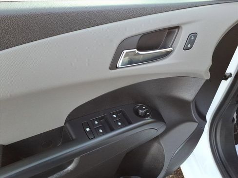 Used 2016 Chevrolet Sonic LT image 11