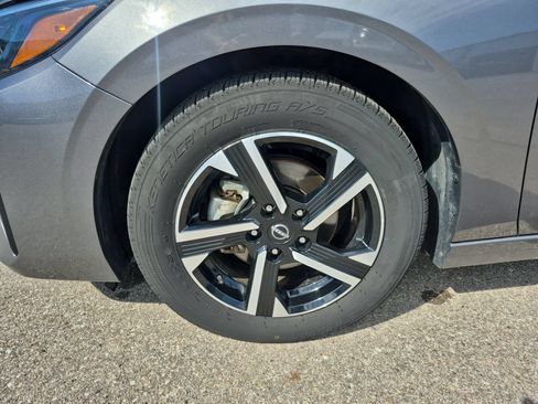Used 2024 Nissan Sentra SV FWD image 31