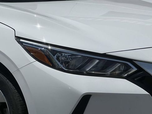 Used 2023 Nissan Sentra SV w/ All-Weather Package FWD image 8