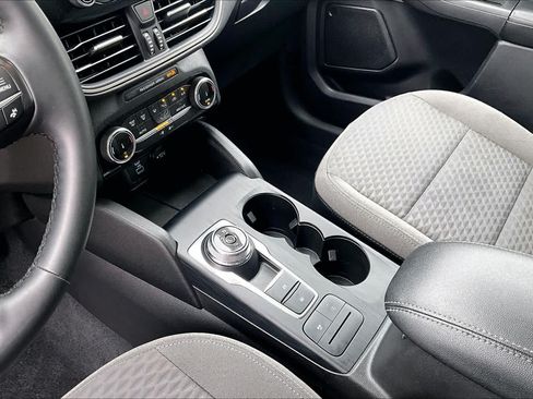 Used 2022 Ford Escape SE w/ Convenience Package FWD image 16