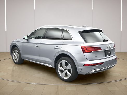 Used 2021 Audi Q5 Prestige AWD/4WD image 3