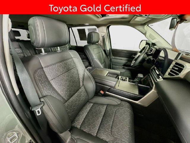 Used 2024 Toyota Sequoia SR5 AWD/4WD image 32