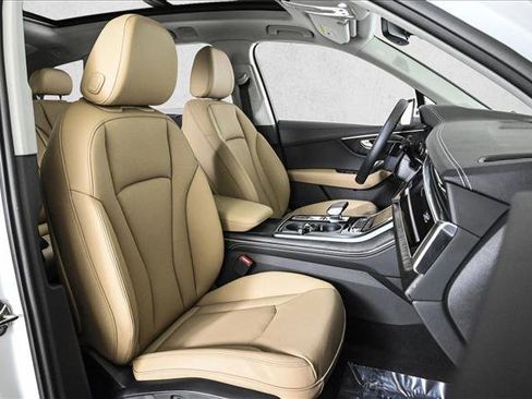 Certified 2025 Audi Q7 3.0T Premium Plus image 23