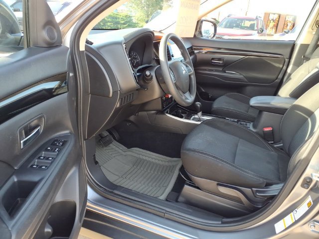 Used 2019 Mitsubishi Outlander ES FWD image 15