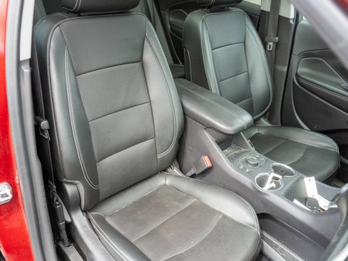 Used 2024 GMC Terrain SLT AWD/4WD image 9