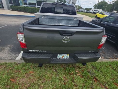 Used 2021 Nissan Titan SV w/ SV Convenience Package RWD image 7