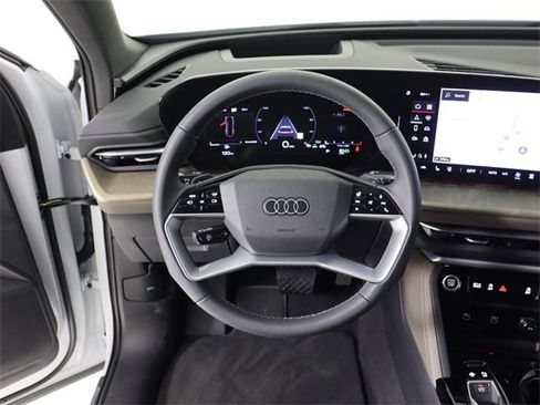 New 2025 Audi Q5 Premium Plus image 22