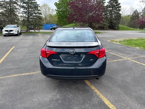 Used 2018 Toyota Corolla SE w/ SE Premium Package FWD image 4