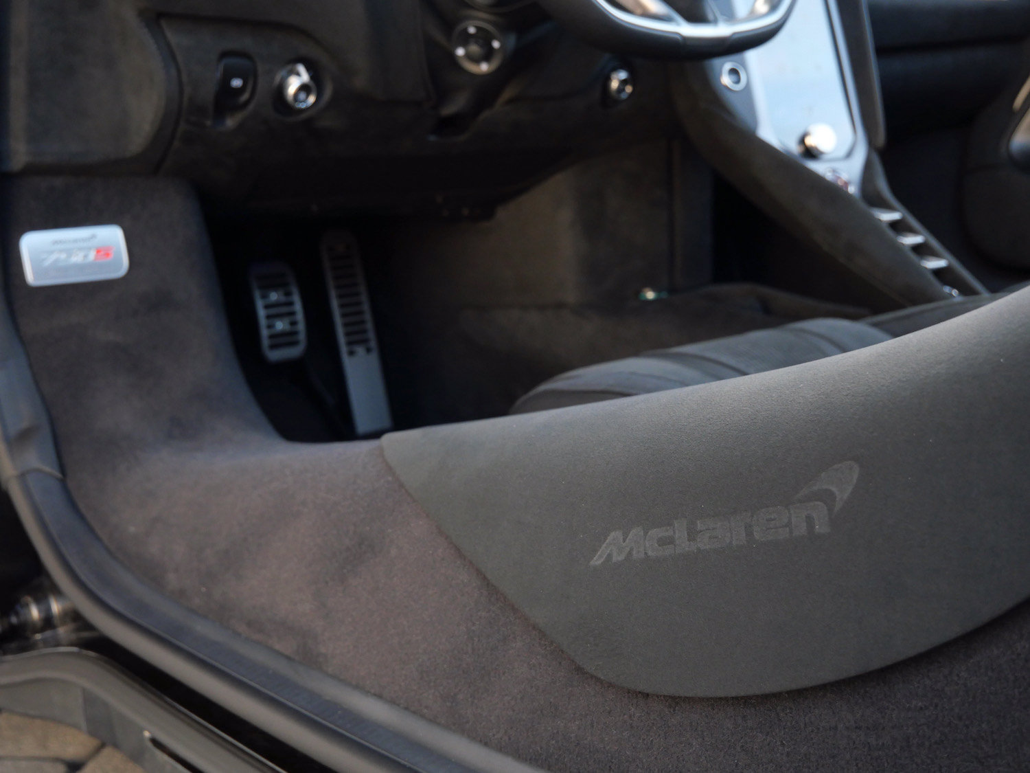 Used 2024 McLaren 750S Spider RWD image 14