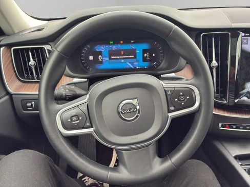 Used 2022 Volvo XC60 B5 Momentum AWD/4WD image 9