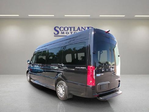 Used 2025 Mercedes-Benz Sprinter 2500 image 8