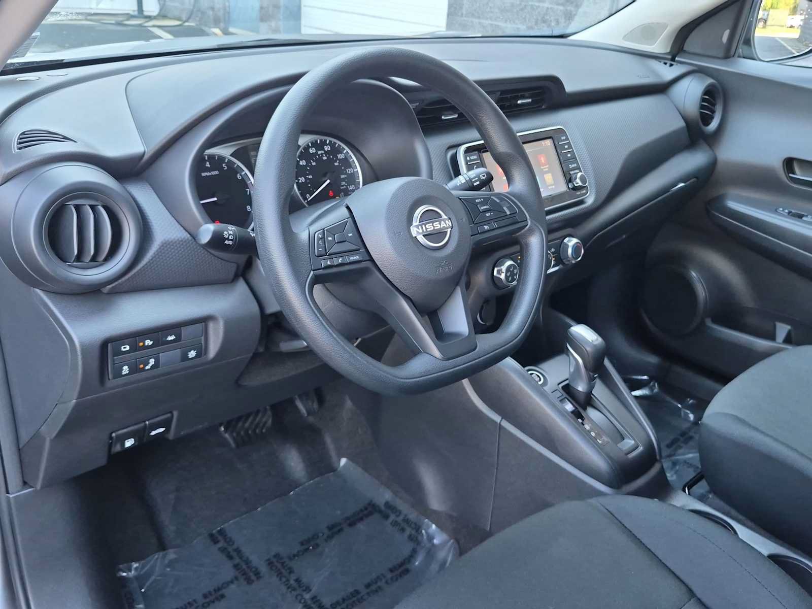 Used 2025 Nissan Kicks Play S FWD image 10