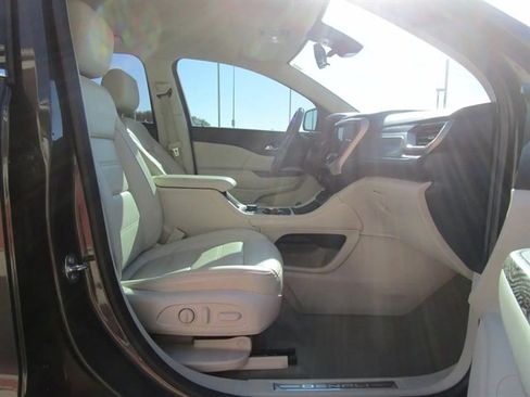 Used 2020 GMC Acadia Denali w/ Technology Package image 28