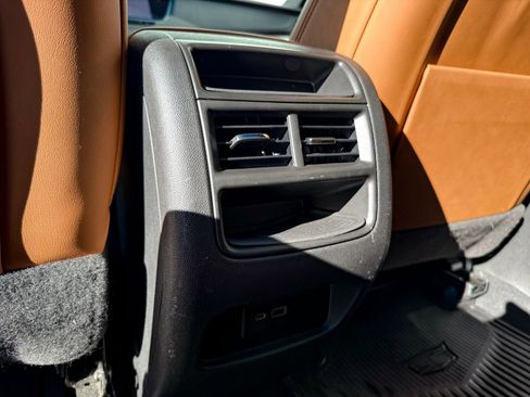 Used 2022 Cadillac XT5 Premium Luxury image 34