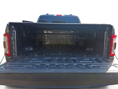 Used 2022 Ford F150 Lariat w/ Trailer Tow Package image 29