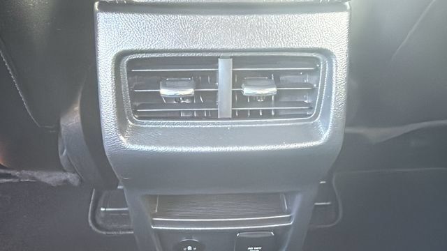 Used 2024 Ford Edge Titanium AWD/4WD image 23