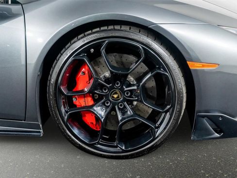 Used 2017 Lamborghini Huracan LP 610-4 AWD/4WD image 8