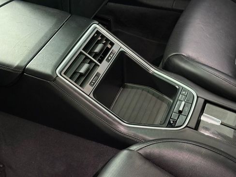 Used 2019 Porsche Panamera Turbo image 32