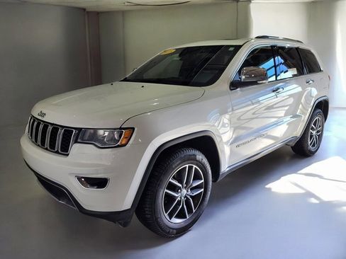 Used 2018 Jeep Grand Cherokee Limited image 19