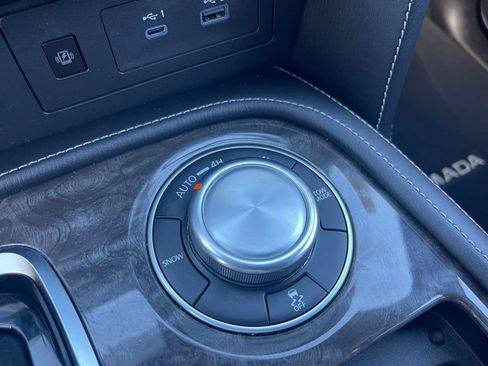 Used 2024 Nissan Armada Platinum image 22
