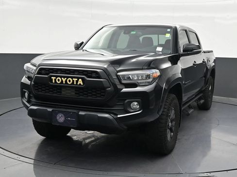 Used 2023 Toyota Tacoma SR5 w/ Technology Package RWD image 9