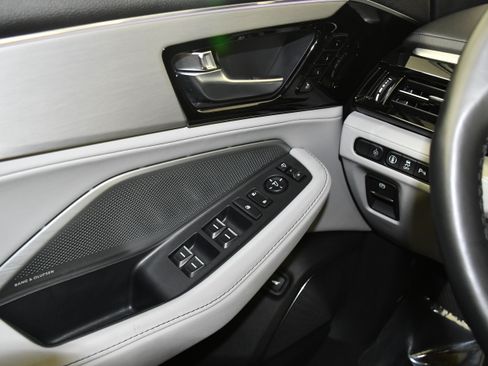 Certified 2025 Acura MDX SH-AWD w/ Technology Package image 32