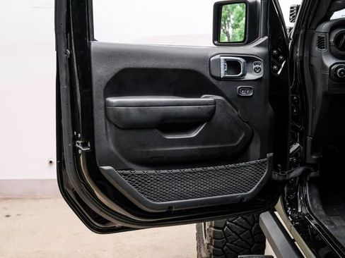 Used 2024 Jeep Wrangler Unlimited Rubicon w/ Technology Group AWD/4WD image 83