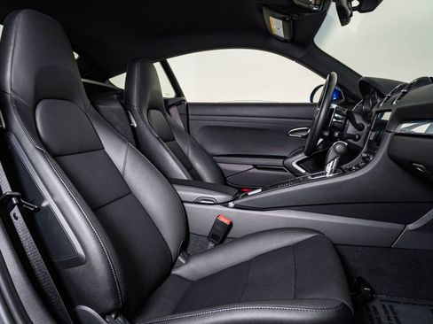 Certified 2025 Porsche 718 Cayman RWD image 16