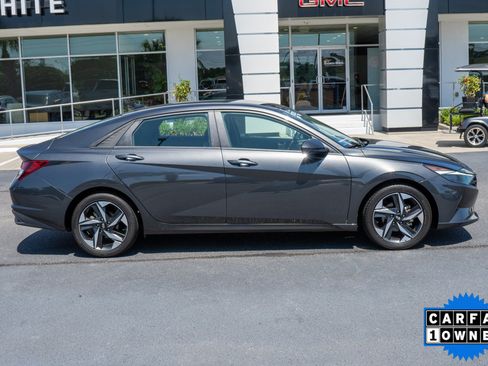 Used 2023 Hyundai Elantra SEL w/ Convenience Package FWD image 2