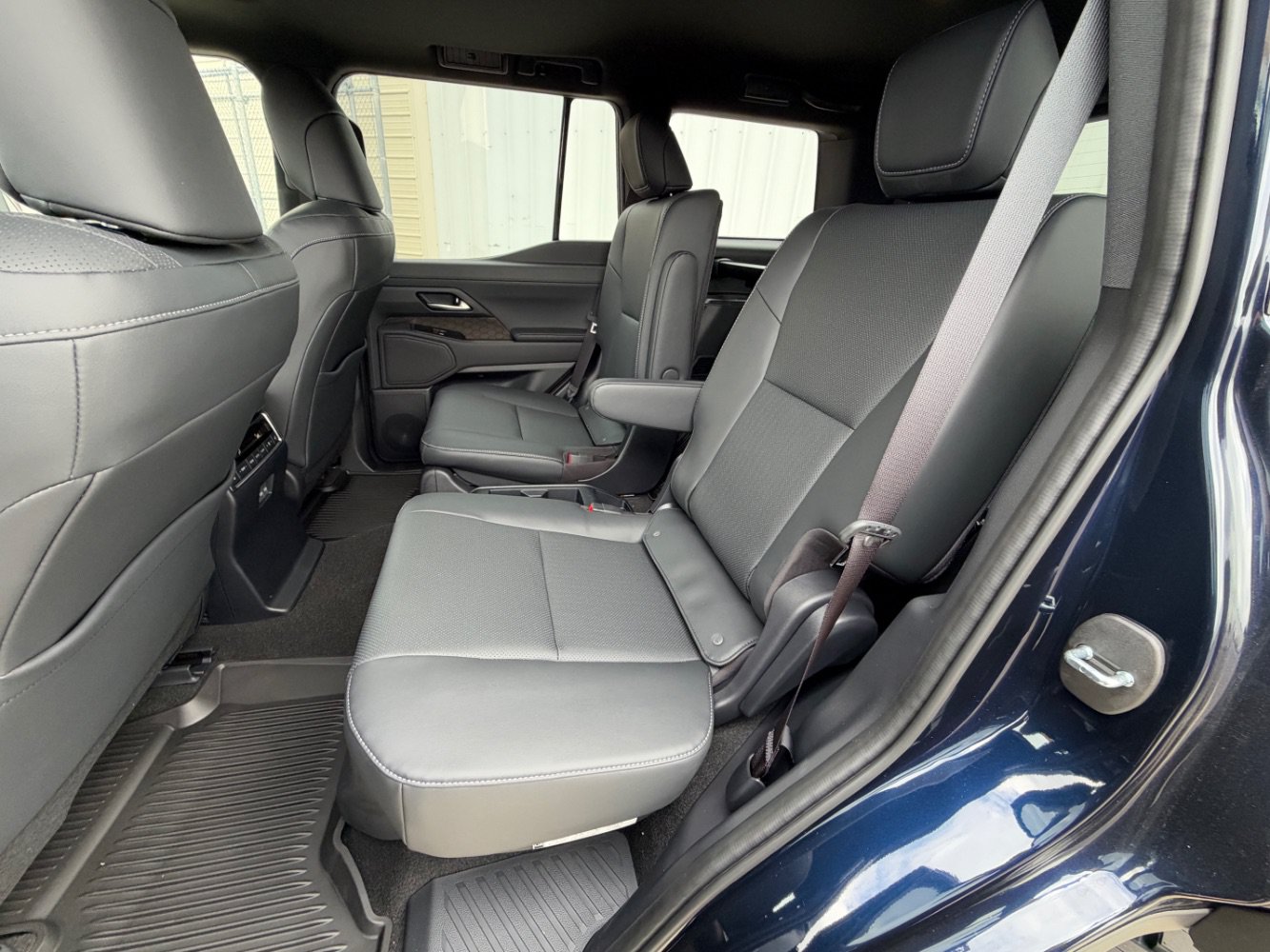 Used 2026 Lexus GX 550 w/ Accessory Package (2T) AWD/4WD image 9