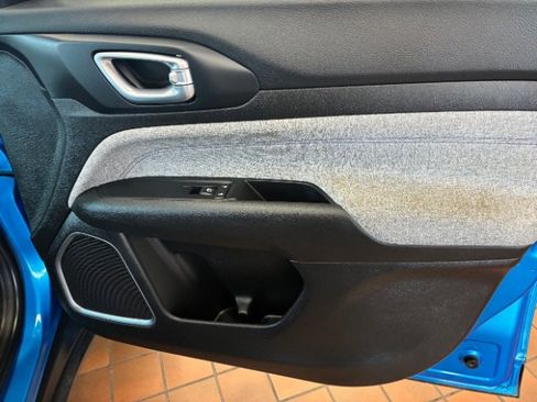 Used 2022 Jeep Compass Latitude w/ Convenience Group image 27